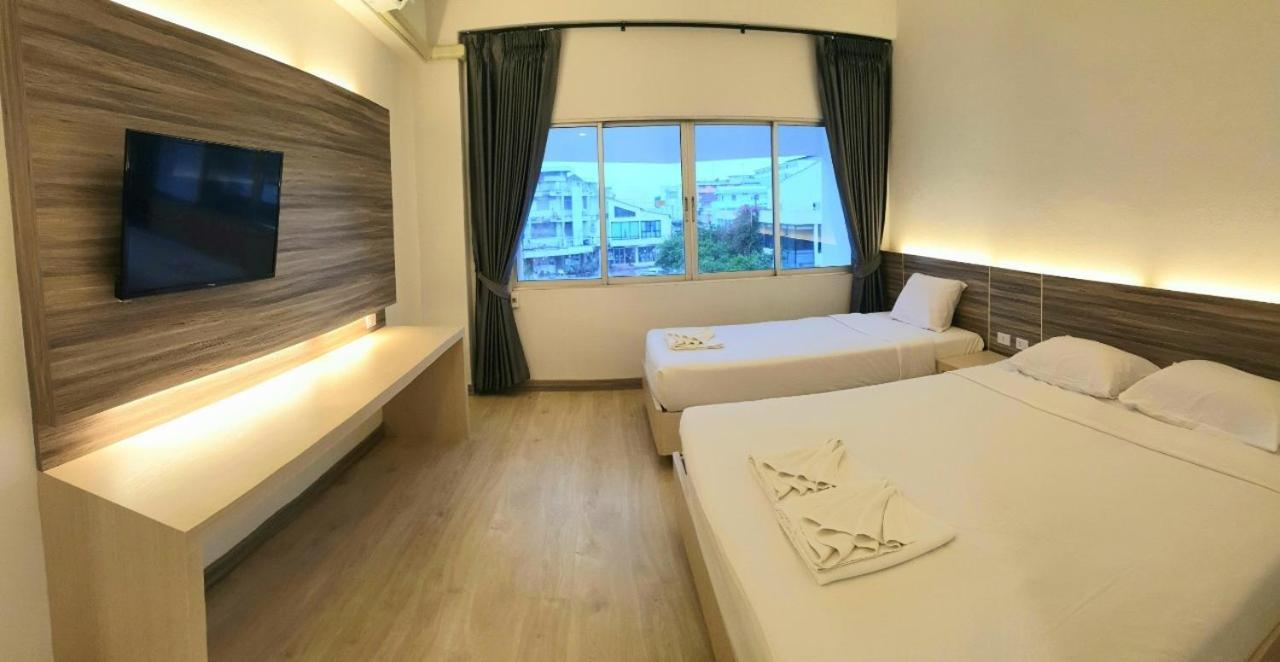 Petchkasem Grand Hotel Surin Buitenkant foto