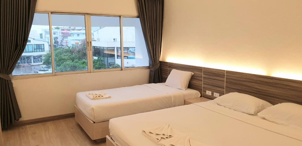 Petchkasem Grand Hotel Surin Buitenkant foto