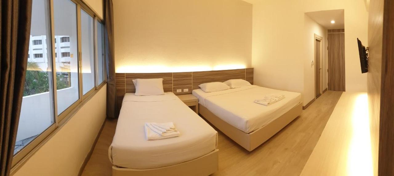 Petchkasem Grand Hotel Surin Buitenkant foto
