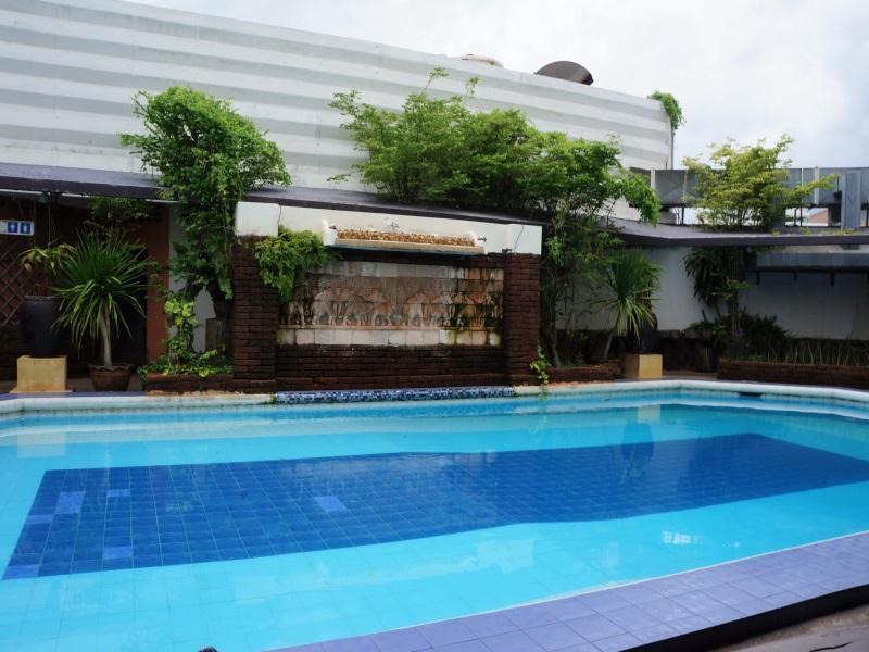 Petchkasem Grand Hotel Surin Buitenkant foto