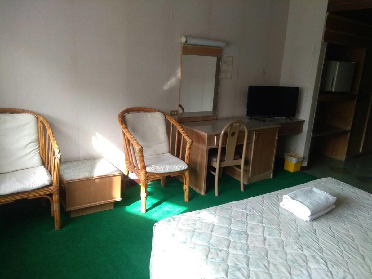 Petchkasem Grand Hotel Surin Buitenkant foto