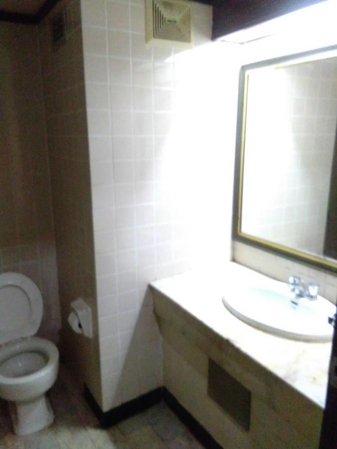 Petchkasem Grand Hotel Surin Buitenkant foto