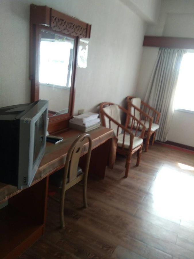 Petchkasem Grand Hotel Surin Buitenkant foto