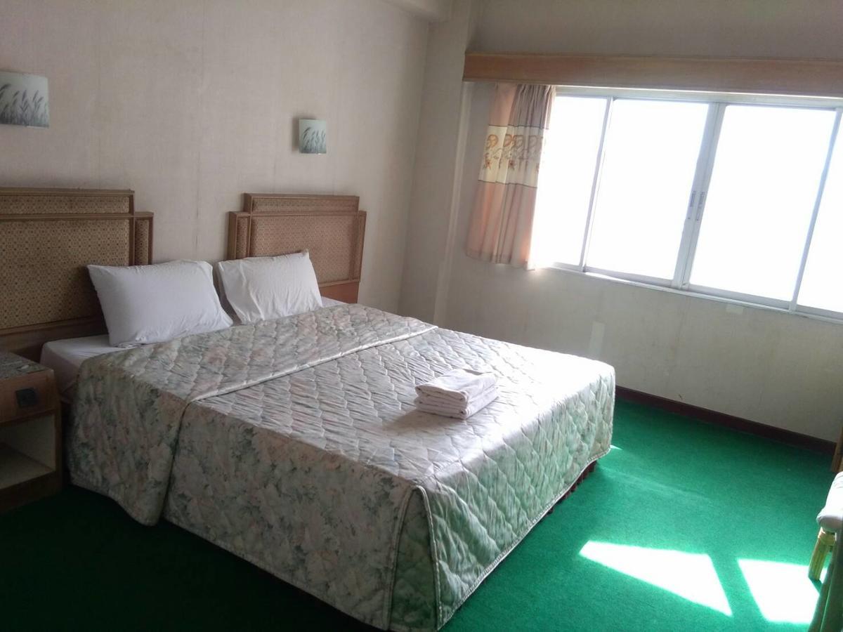 Petchkasem Grand Hotel Surin Buitenkant foto