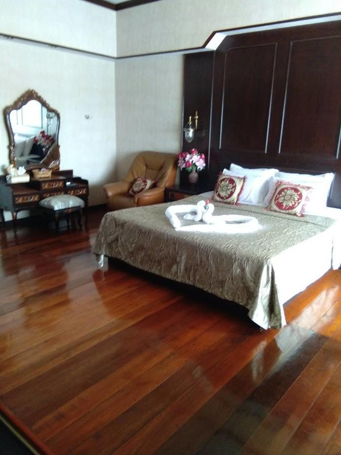 Petchkasem Grand Hotel Surin Buitenkant foto