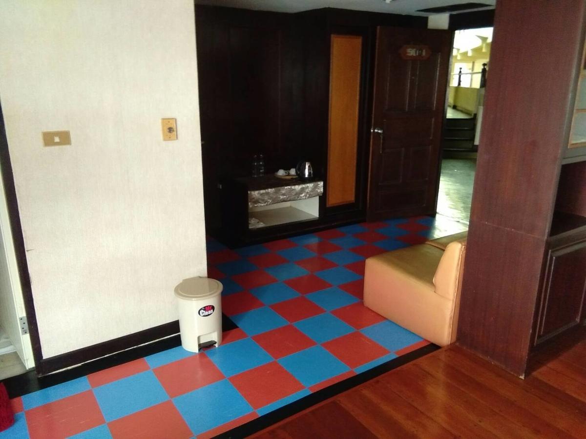 Petchkasem Grand Hotel Surin Buitenkant foto