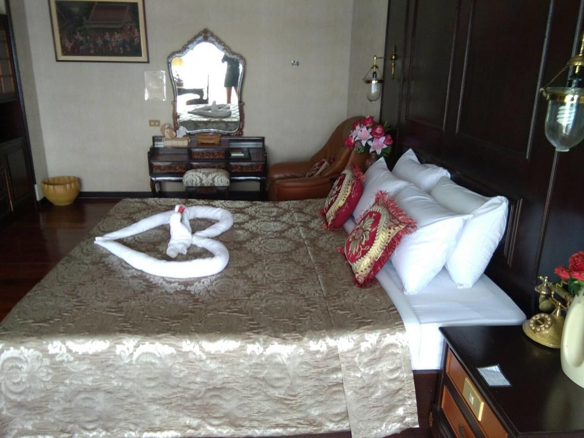 Petchkasem Grand Hotel Surin Buitenkant foto