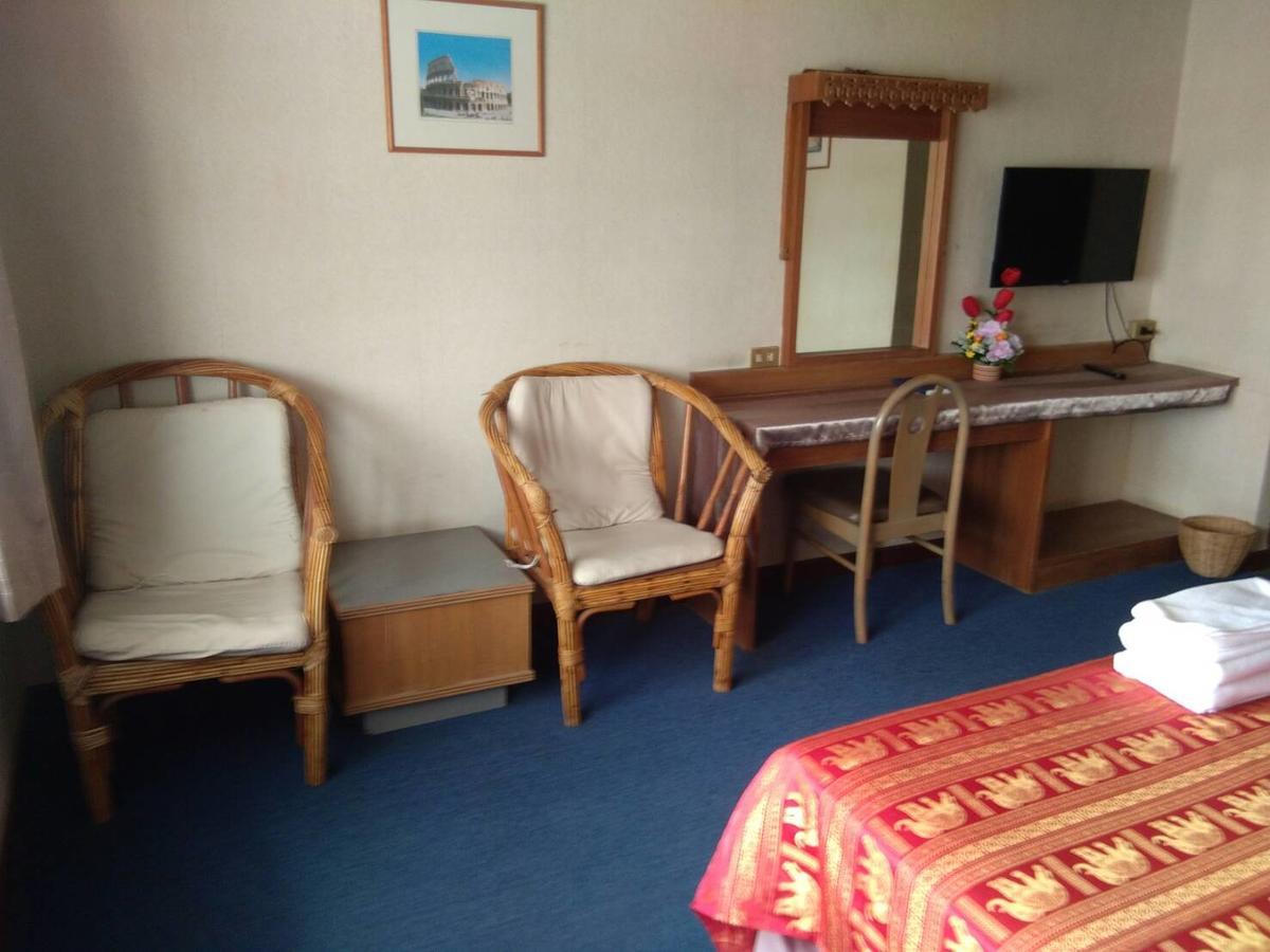 Petchkasem Grand Hotel Surin Buitenkant foto