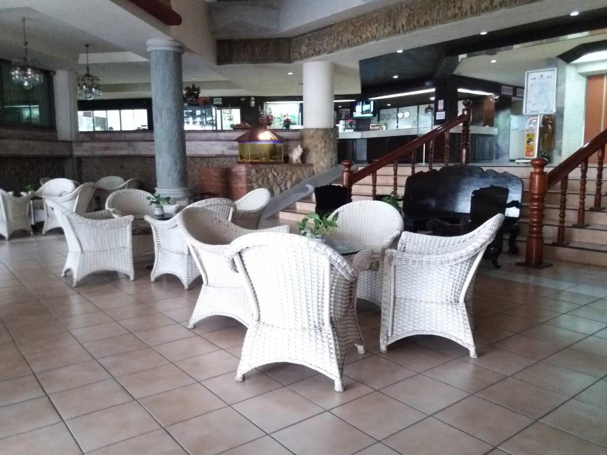 Petchkasem Grand Hotel Surin Buitenkant foto