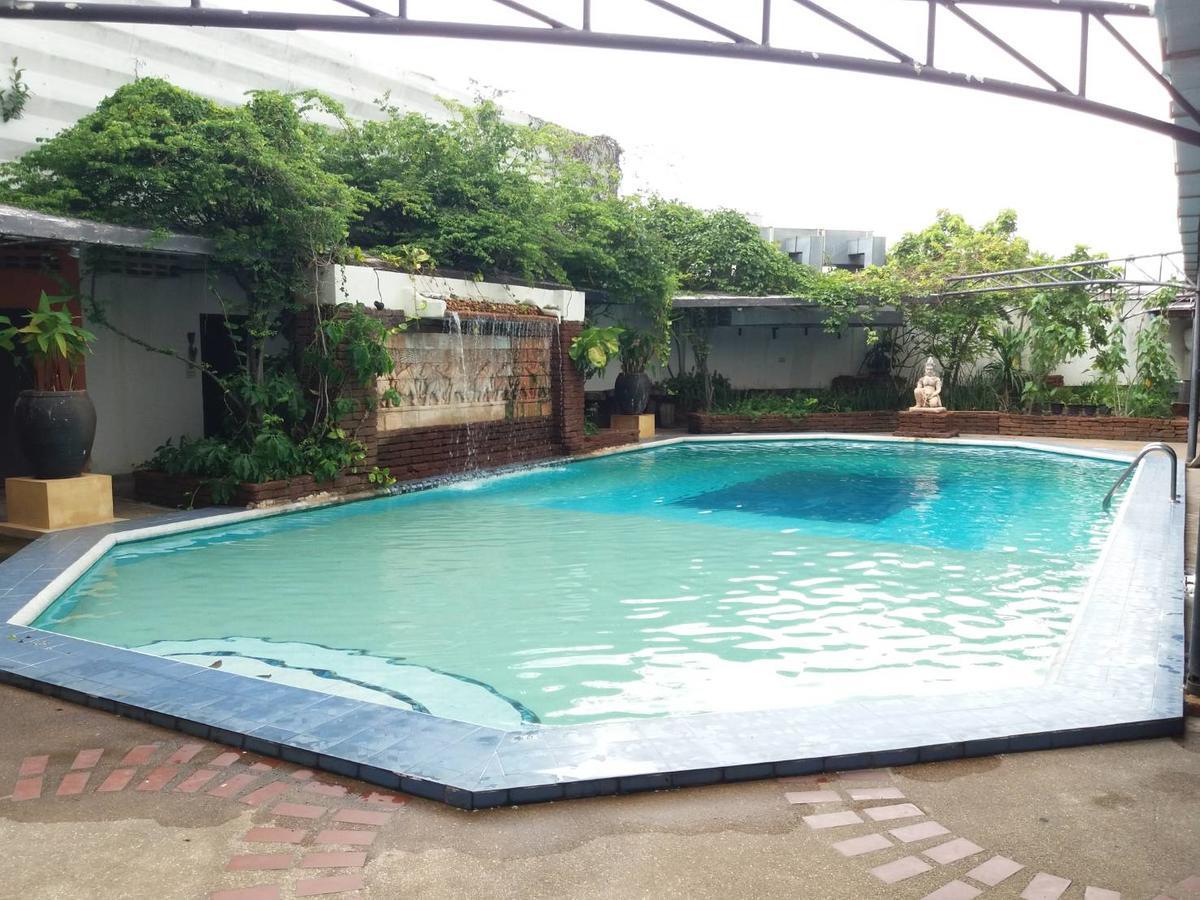 Petchkasem Grand Hotel Surin Buitenkant foto