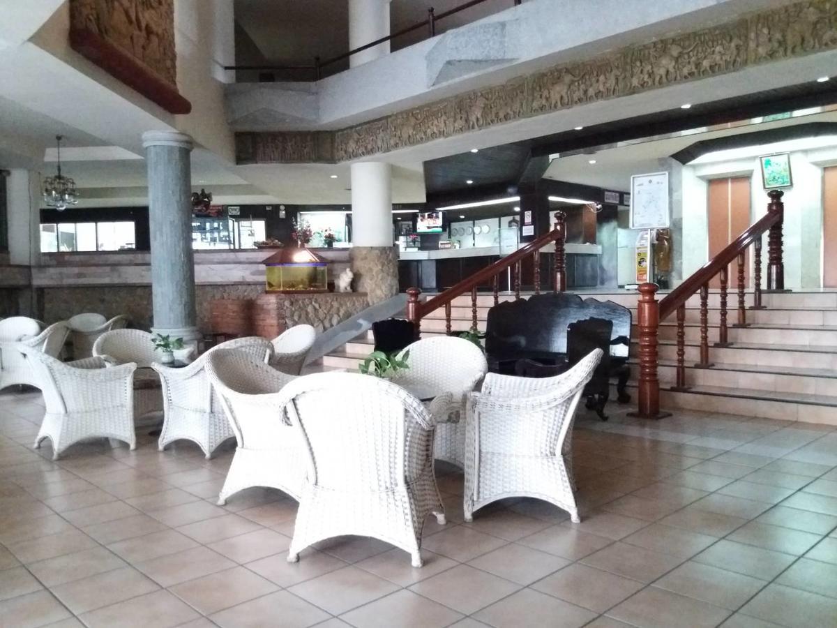 Petchkasem Grand Hotel Surin Buitenkant foto